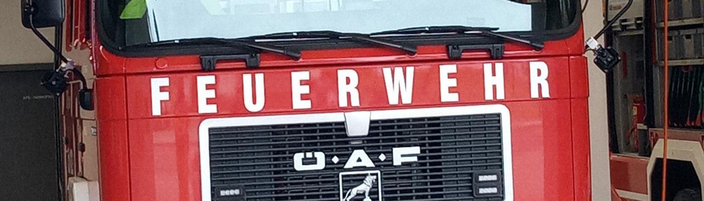 Bild zeigt ein Feuerwehrauto